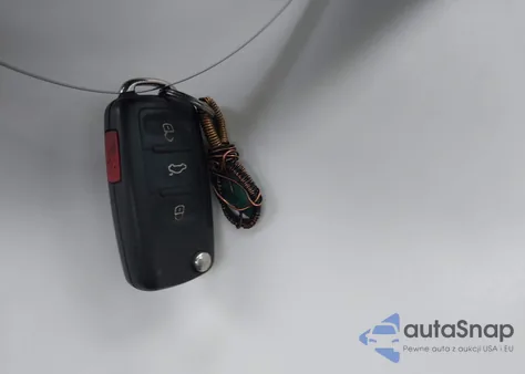 2011 Volkswagen Tiguan Se z USA, uszkodzony, nr VIN WVGAV7AX1BW540592